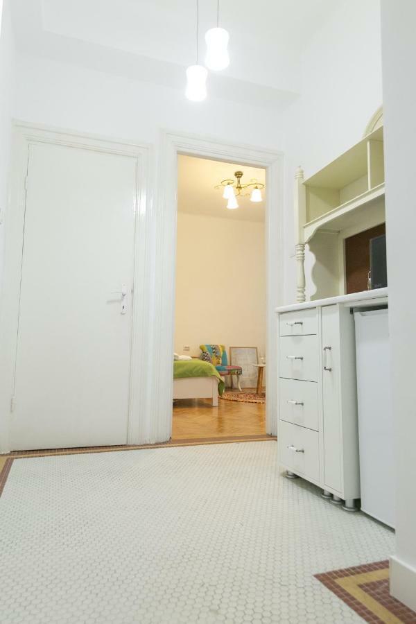 Bright Studio In The Heart Of The City With Netflix Bucharest Exterior photo