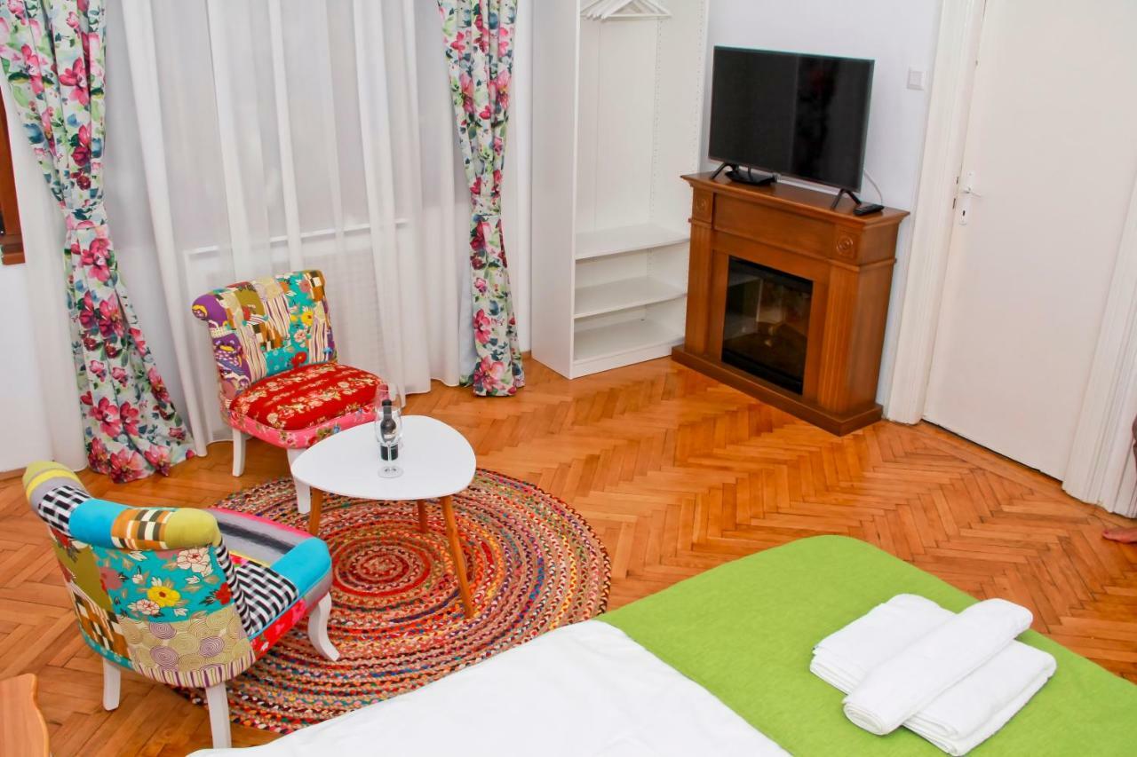 Bright Studio In The Heart Of The City With Netflix Bucharest Exterior photo